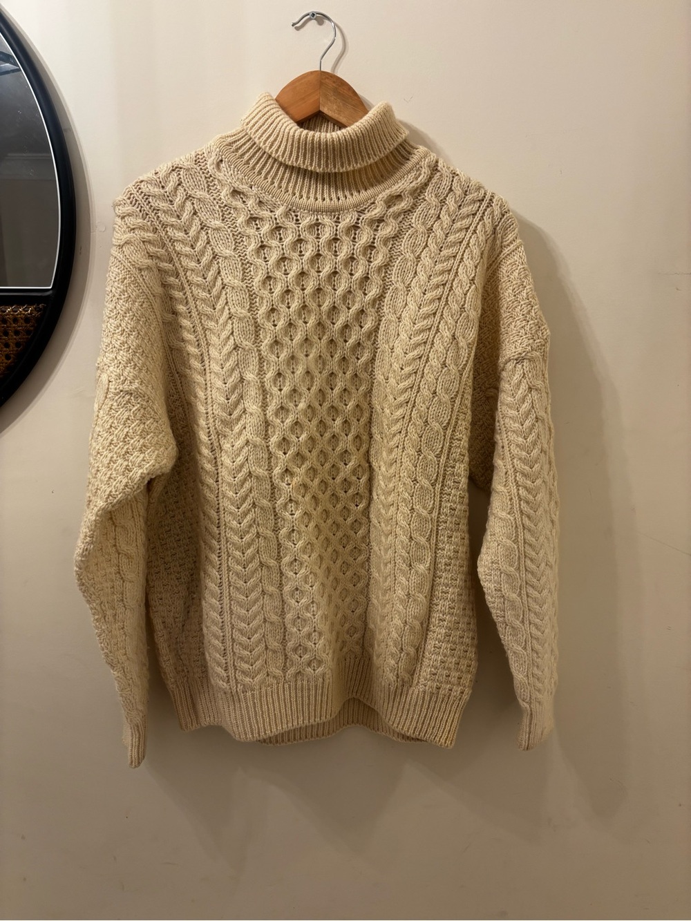 100% Wool Stunning Cream Cable Knit Turtleneck Sweater